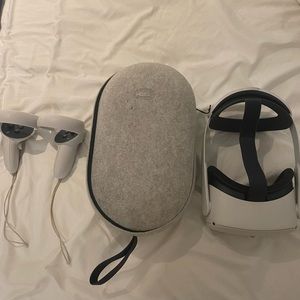 Oculus quest 2 white